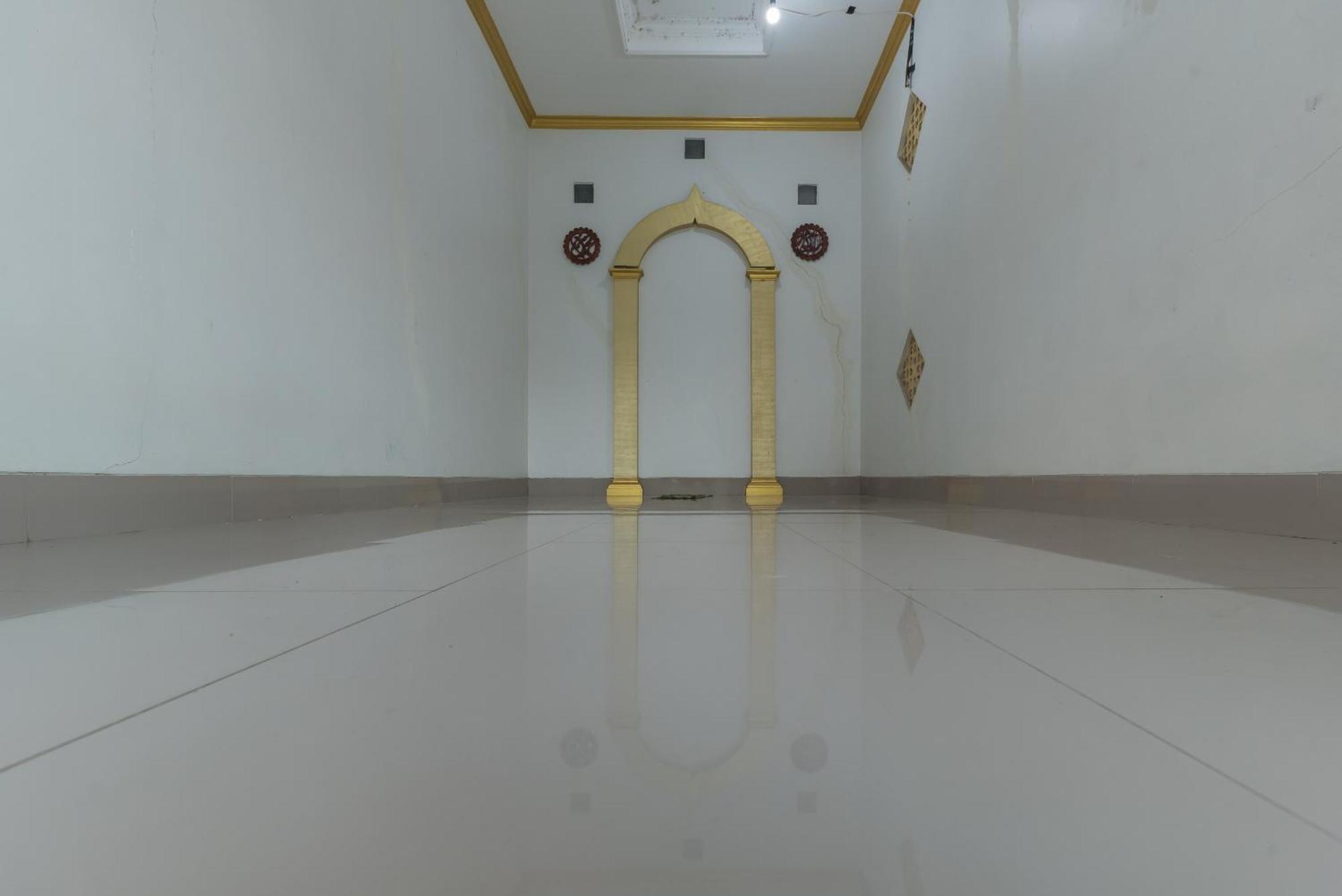 Urbanview Hotel Cianjur City Park By Reddoorz Exteriör bild