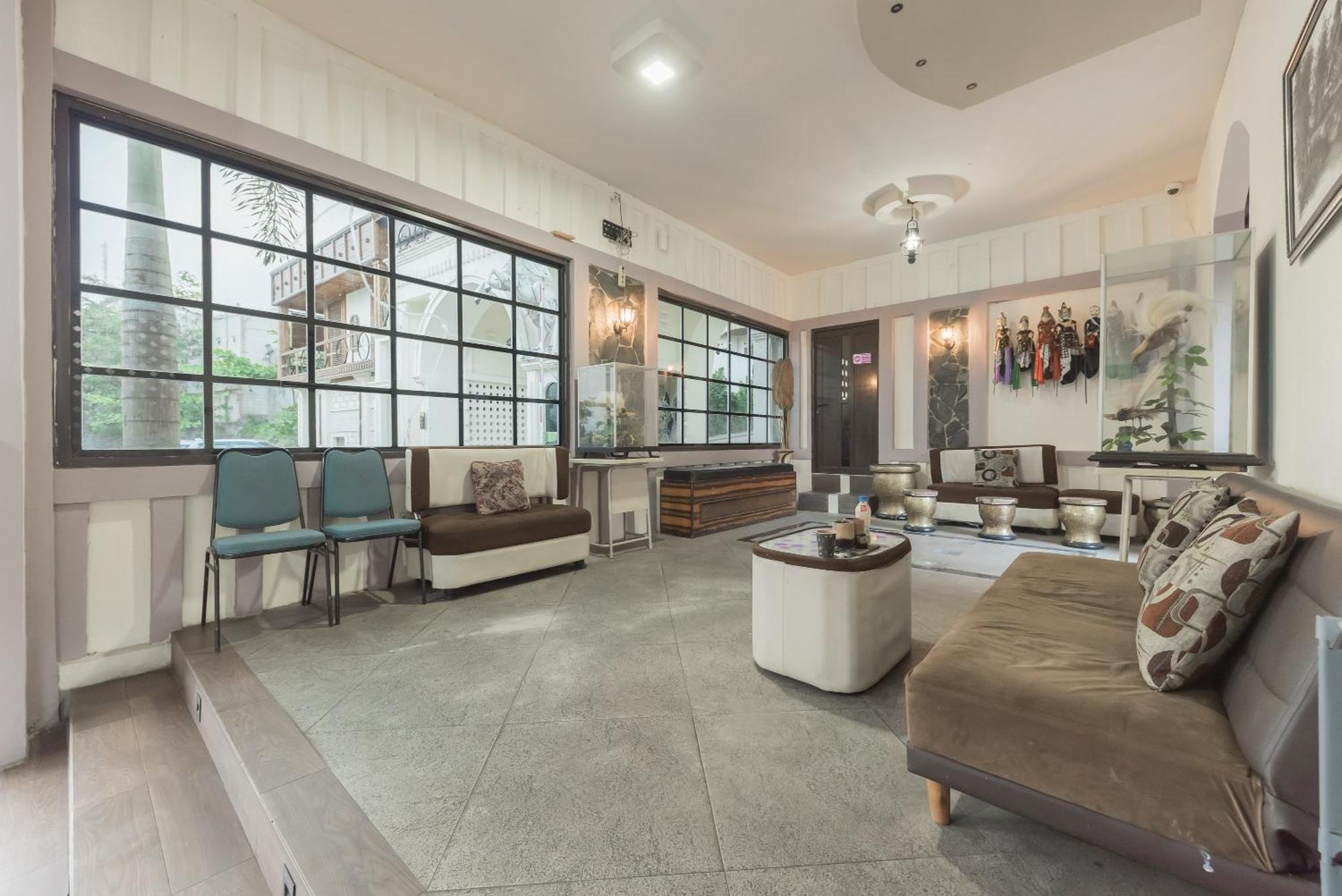 Urbanview Hotel Cianjur City Park By Reddoorz Exteriör bild