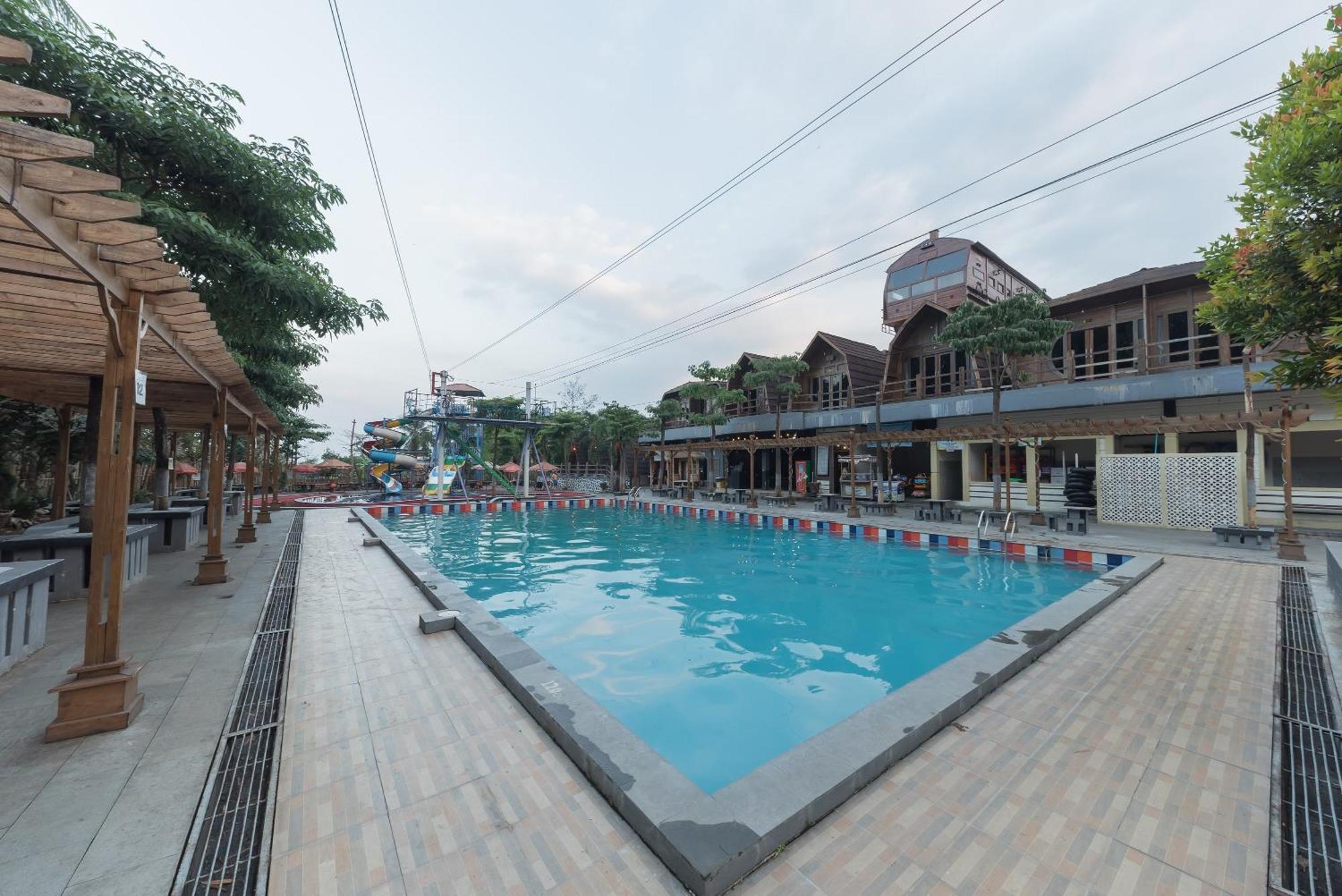 Urbanview Hotel Cianjur City Park By Reddoorz Exteriör bild