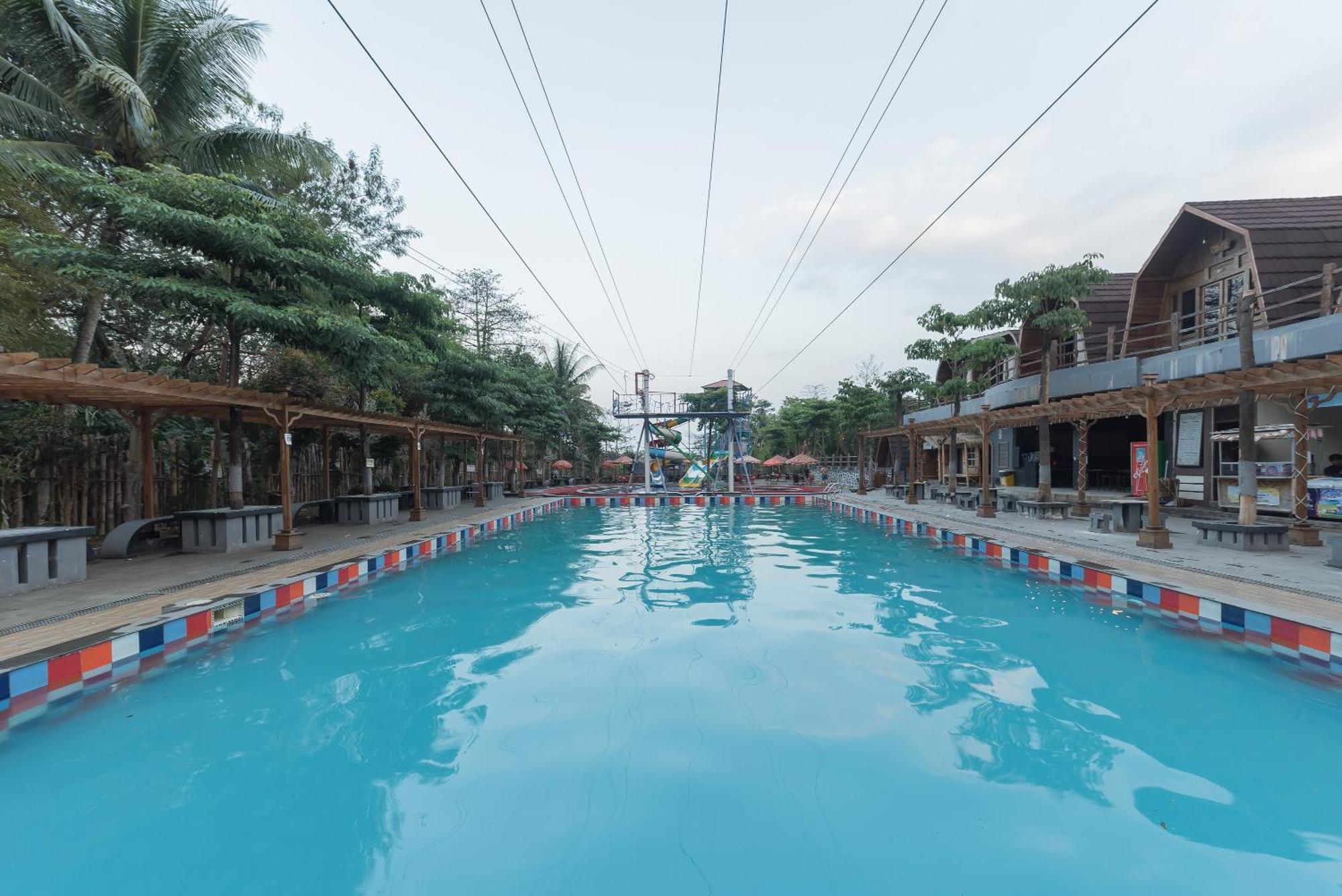 Urbanview Hotel Cianjur City Park By Reddoorz Exteriör bild