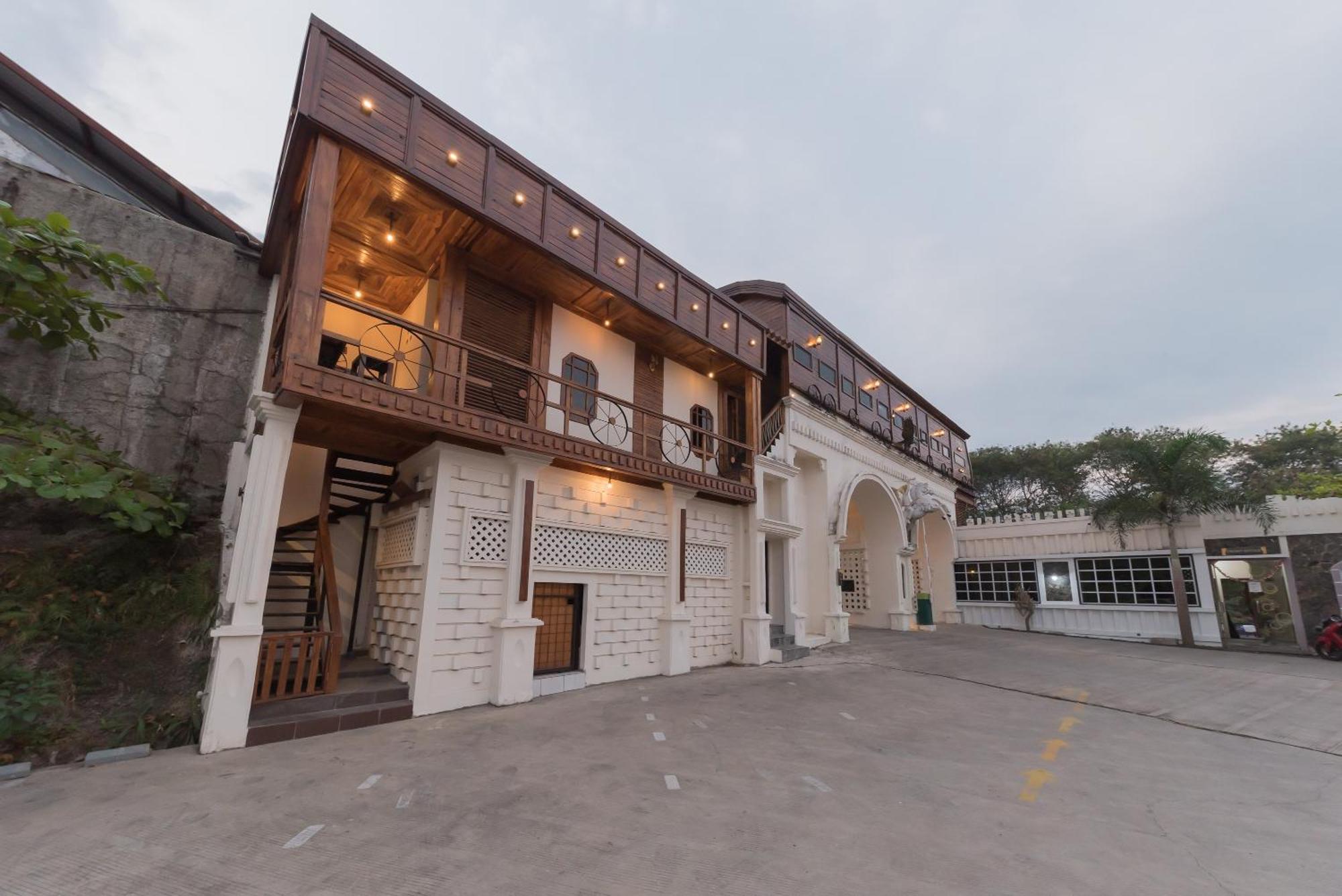 Urbanview Hotel Cianjur City Park By Reddoorz Exteriör bild