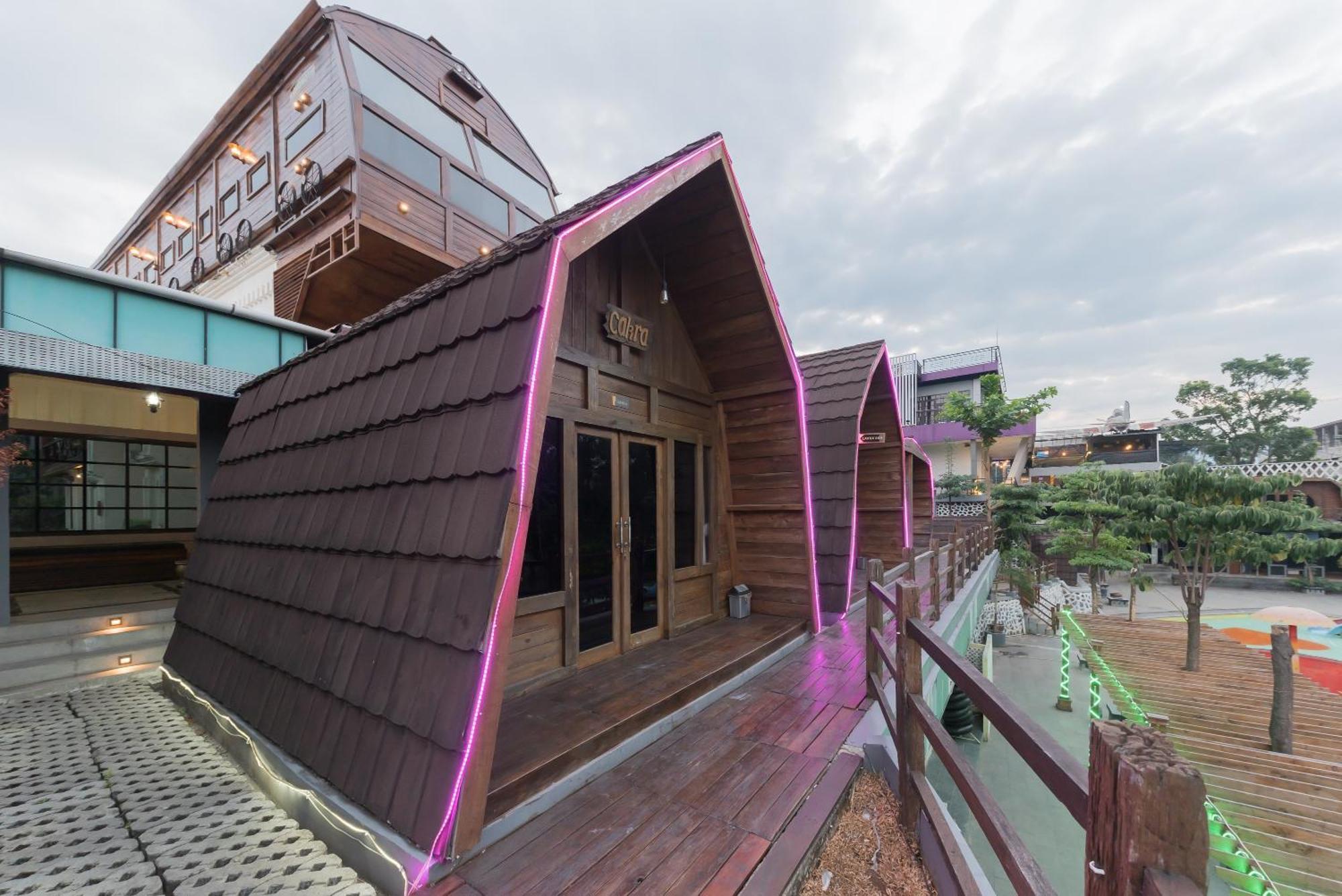 Urbanview Hotel Cianjur City Park By Reddoorz Exteriör bild
