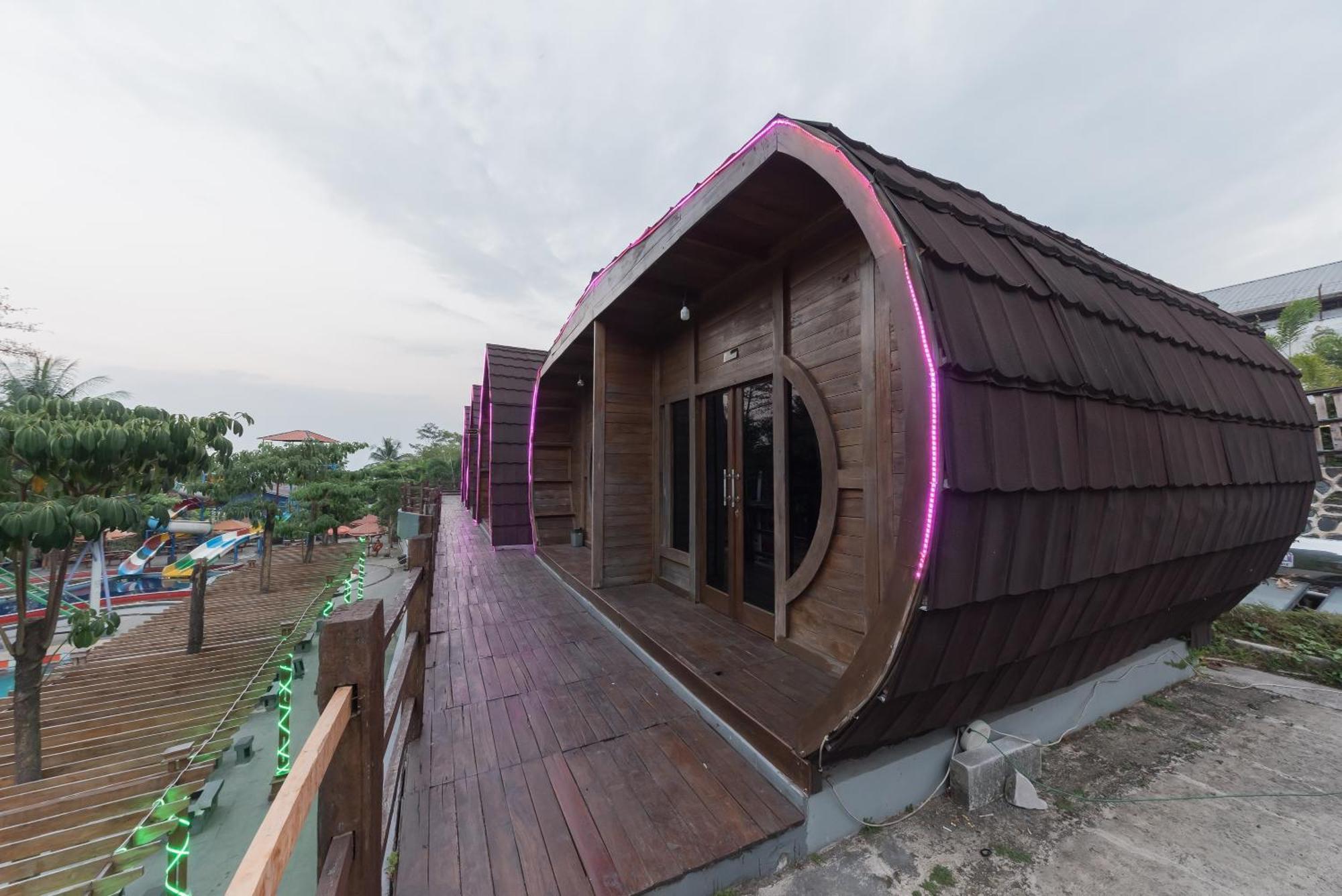 Urbanview Hotel Cianjur City Park By Reddoorz Exteriör bild