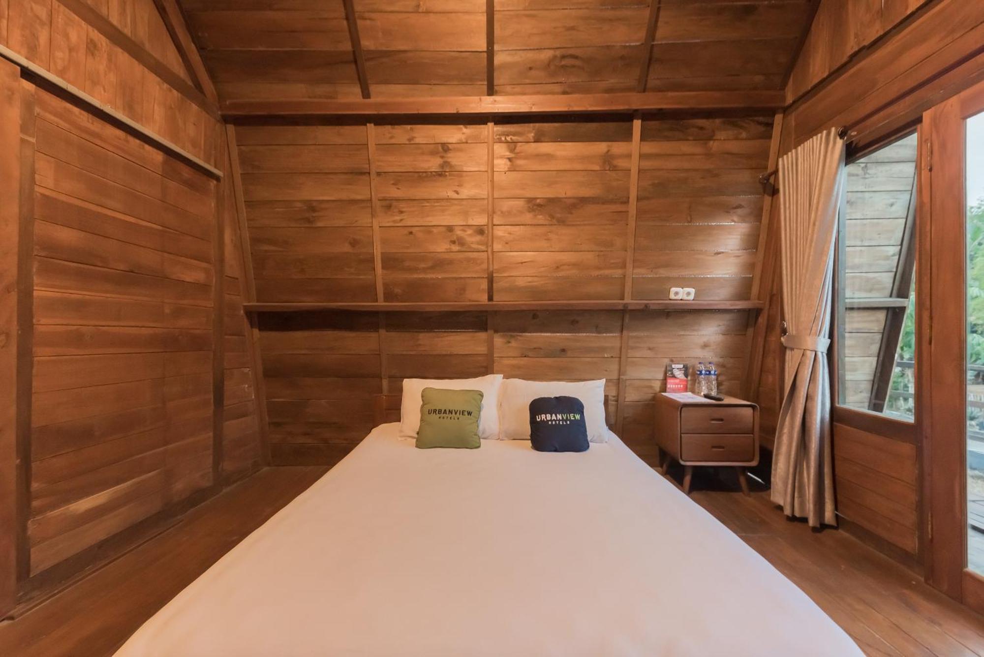 Urbanview Hotel Cianjur City Park By Reddoorz Exteriör bild