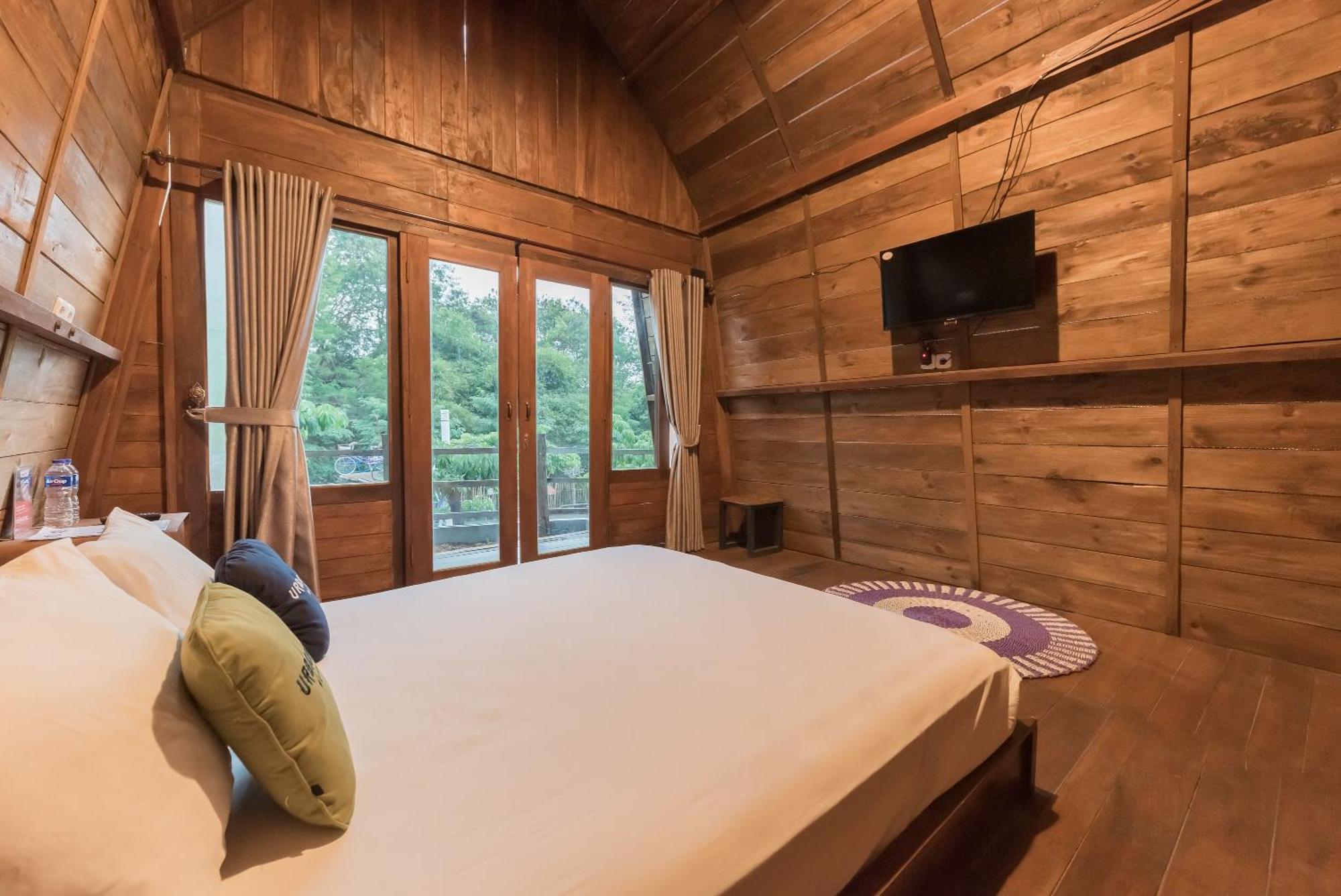Urbanview Hotel Cianjur City Park By Reddoorz Exteriör bild